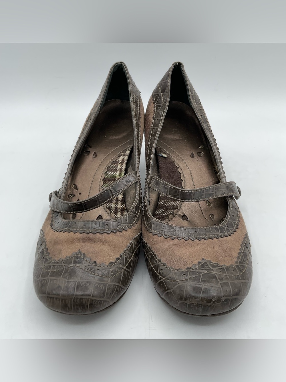 Women’s Brown Mary Jane Pumps Suede Croc Embossed Low Heel Vintage Style